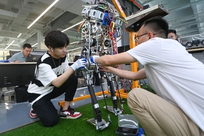 浙江 研發(fā)投入五年翻番 智能機(jī)器人產(chǎn)業(yè)迎來(lái)新機(jī)遇